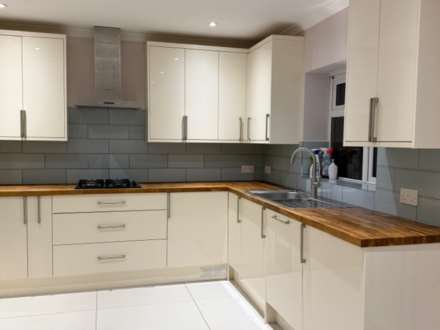 Almons Way, Slough, Image 2