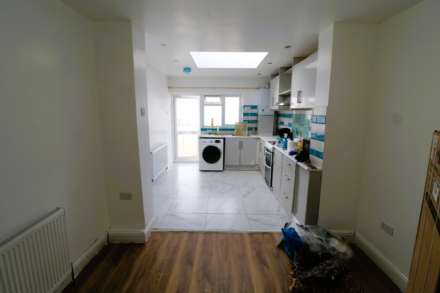 Princes Park Close, Hayes, Image 4