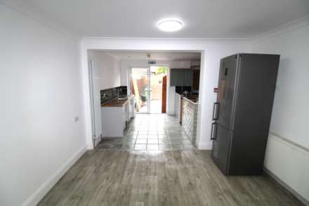 Parkfield Avenue, Uxbridge, Image 3