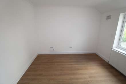 Parkfield Avenue, Uxbridge, Image 6