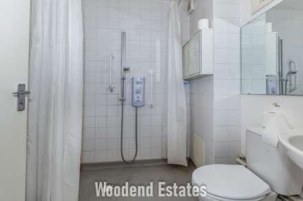 Towers Court, Uxbridge, Image 15