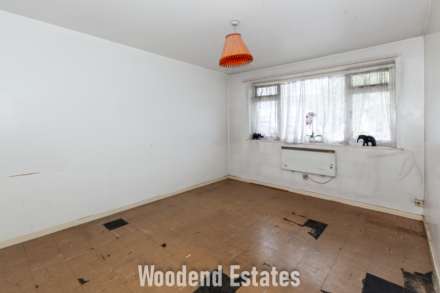 Towers Court, Uxbridge, Image 16