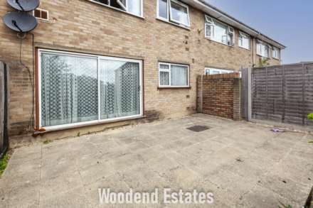 Towers Court, Uxbridge, Image 8
