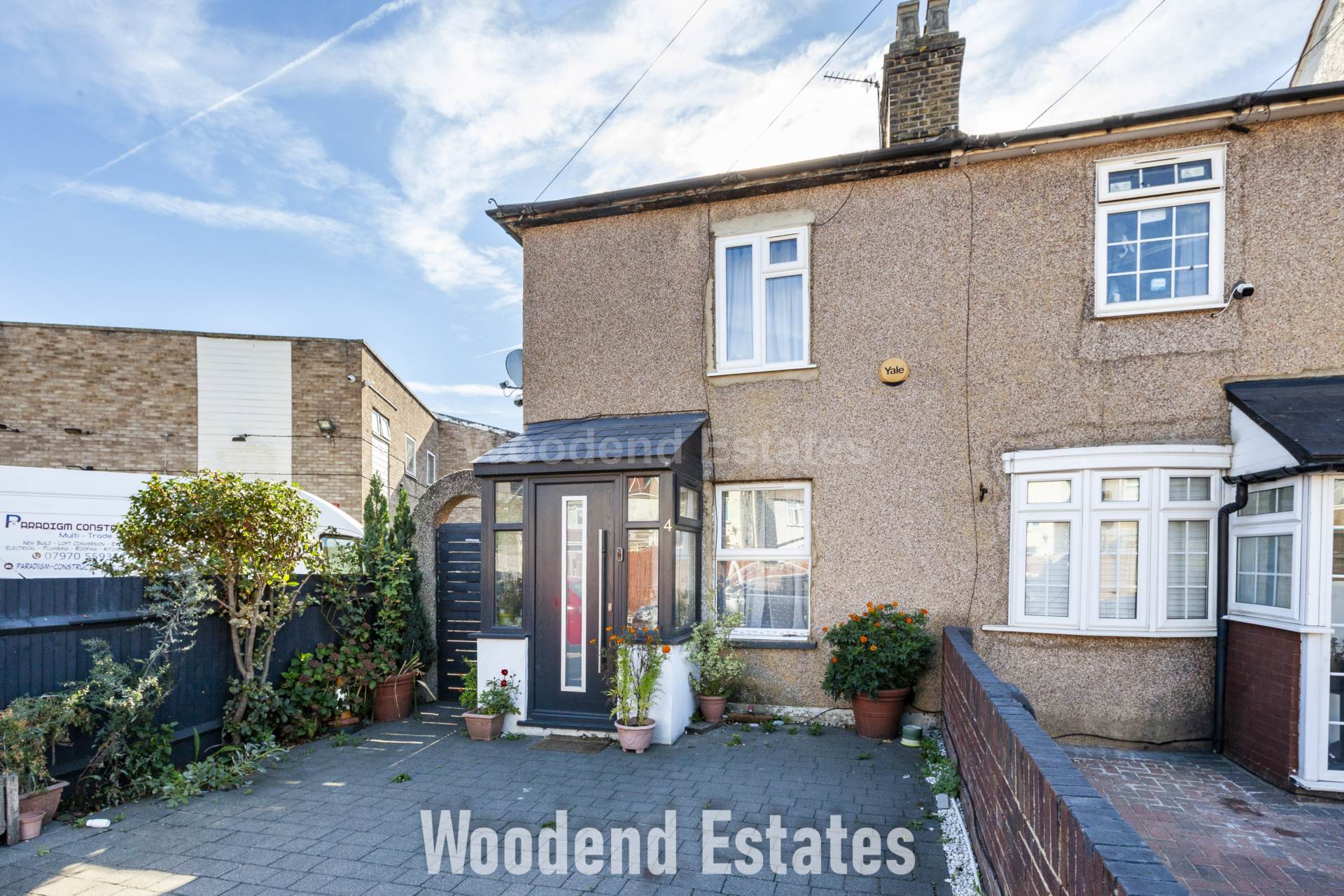 Golden Crescent, Hayes, Image 1