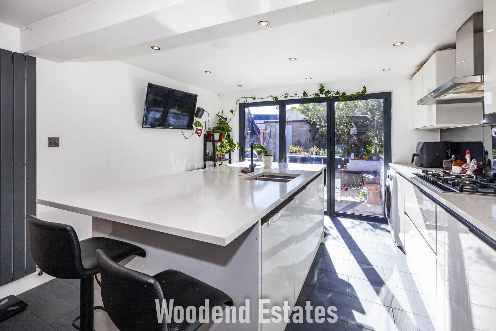 Golden Crescent, Hayes, Image 10