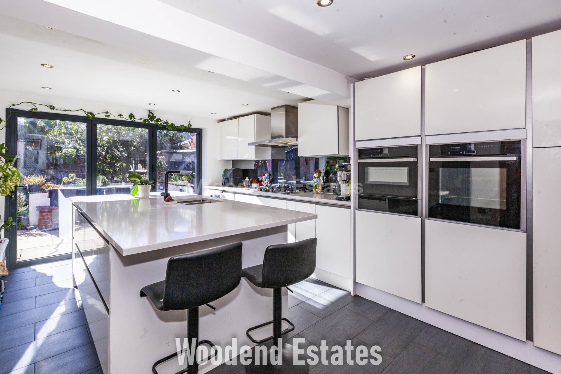 Golden Crescent, Hayes, Image 11