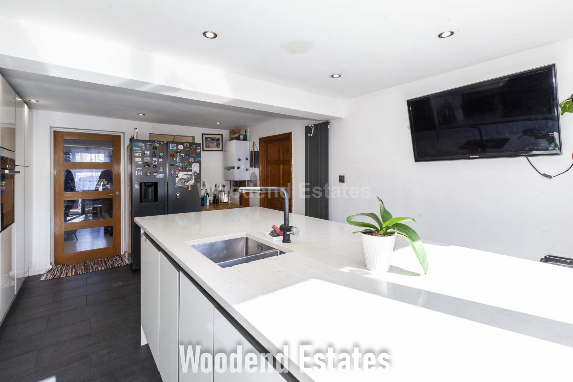 Golden Crescent, Hayes, Image 12