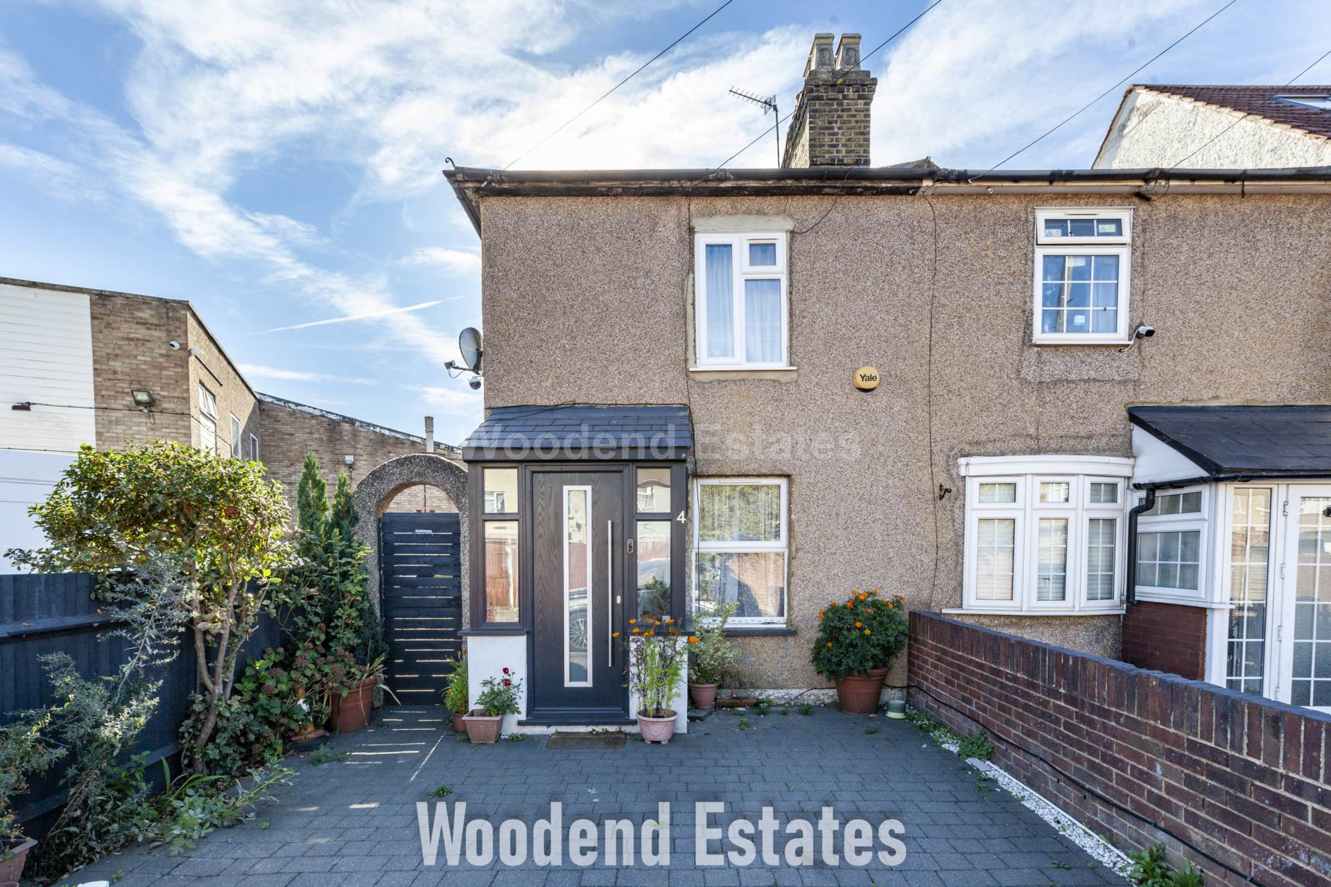 Golden Crescent, Hayes, Image 2