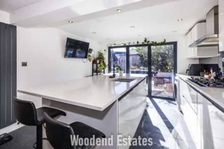 Golden Crescent, Hayes, Image 10