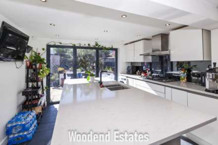 Golden Crescent, Hayes, Image 9