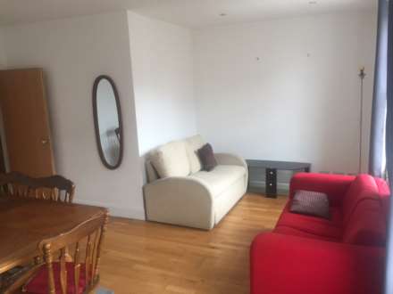 2 Bedroom Duplex, Terrace Gardens, Watford