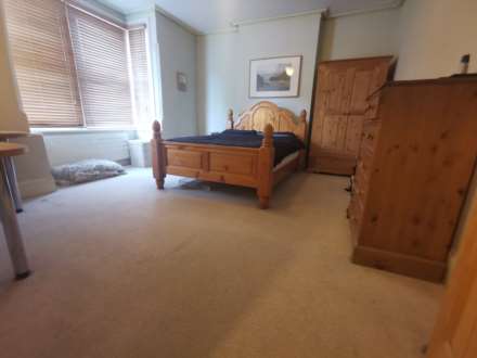 3 Bedroom Flat, Grosvenor Road, Watford