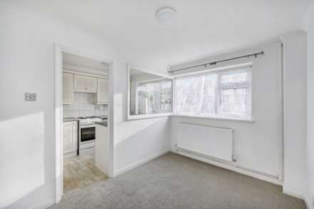 Guernsey Close, Heston, Image 7