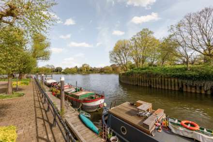 Point Wharf Lane, Brentford, Image 11