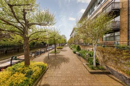 Point Wharf Lane, Brentford, Image 9