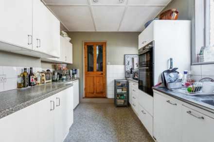 Windmill Road, Brentford, Image 4