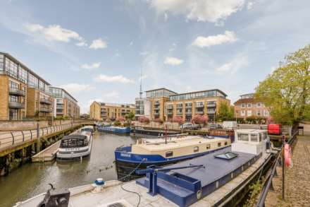 Town Meadow, Brentford, Image 2