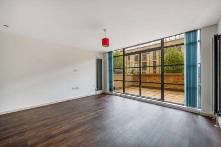 Town Meadow, Brentford, Image 4