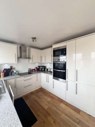 3 Bedroom Apartment, Otho Court, Brentford
