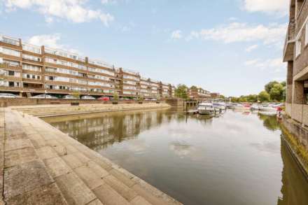 Otho Court, Brentford Dock, Image 7