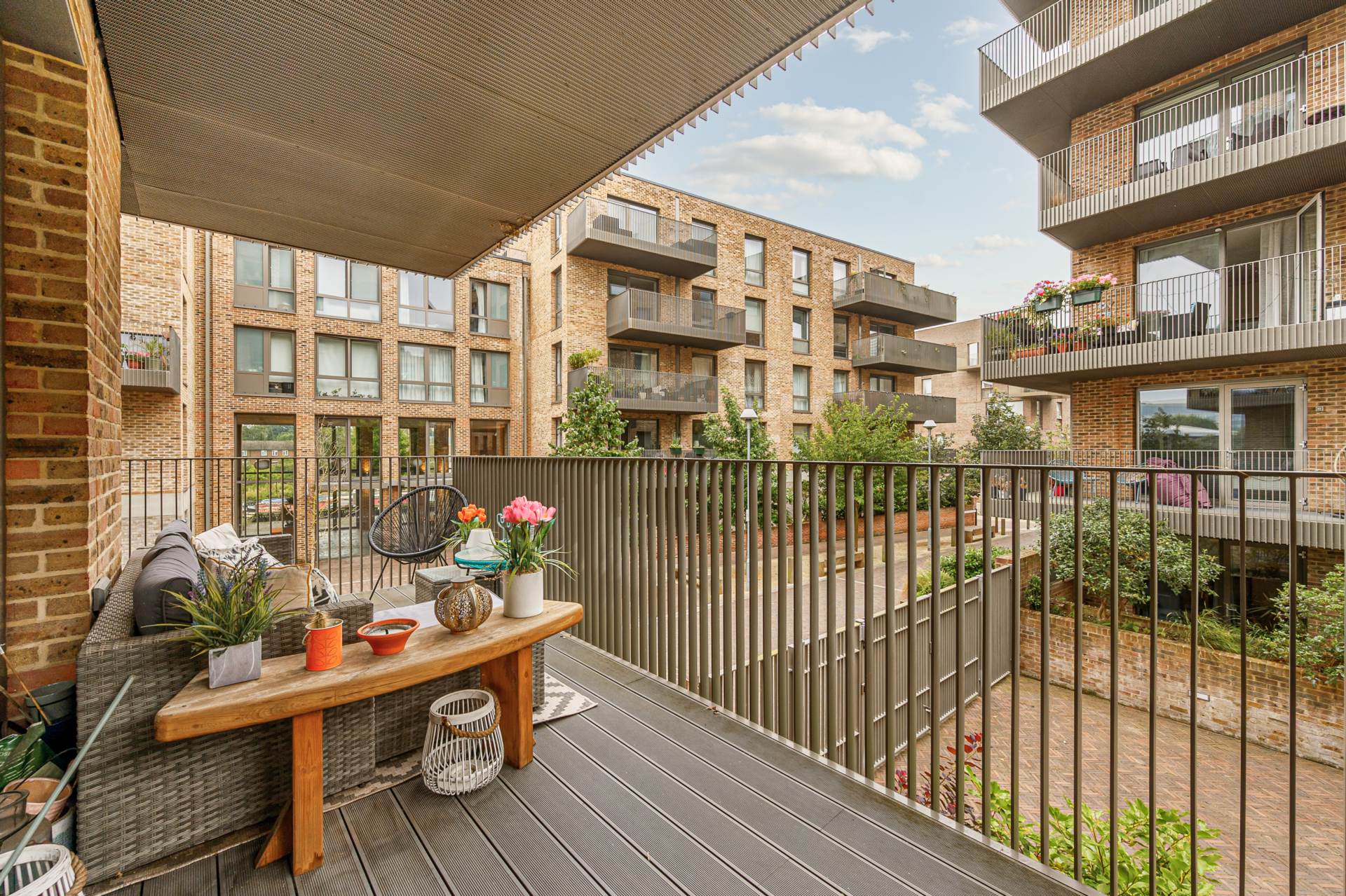 Isambard Court, Brentford Lock West, Brentford, Image 5