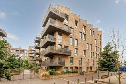 Isambard Court, Brentford Lock West, Brentford, Image 3