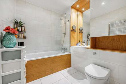 Isambard Court, Brentford Lock West, Brentford, Image 9