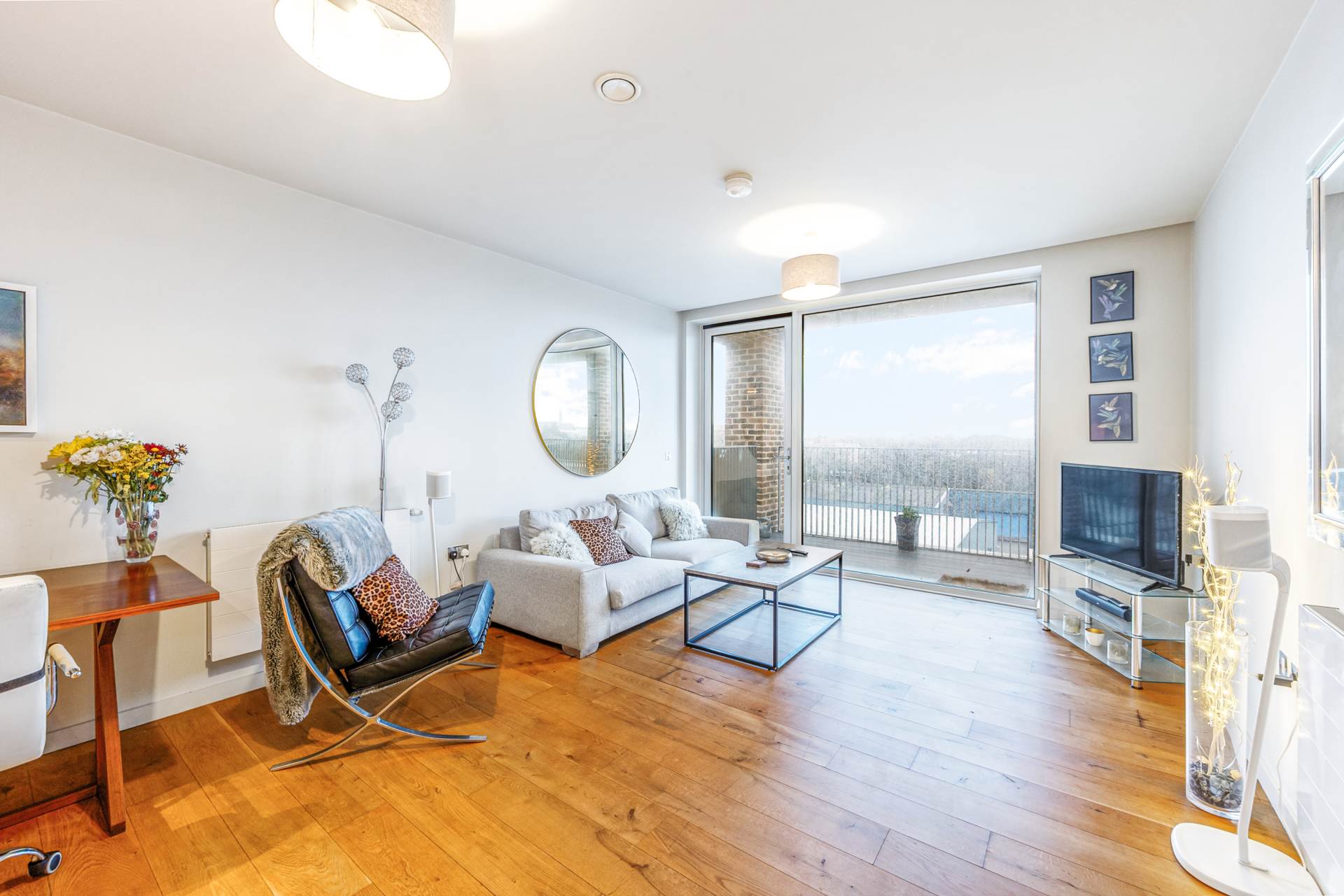 Isambard Court, Brentford, Image 2