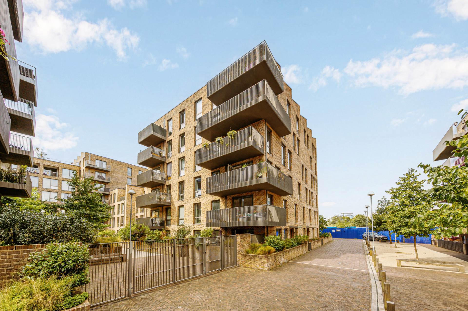 Isambard Court, Brentford, Image 3