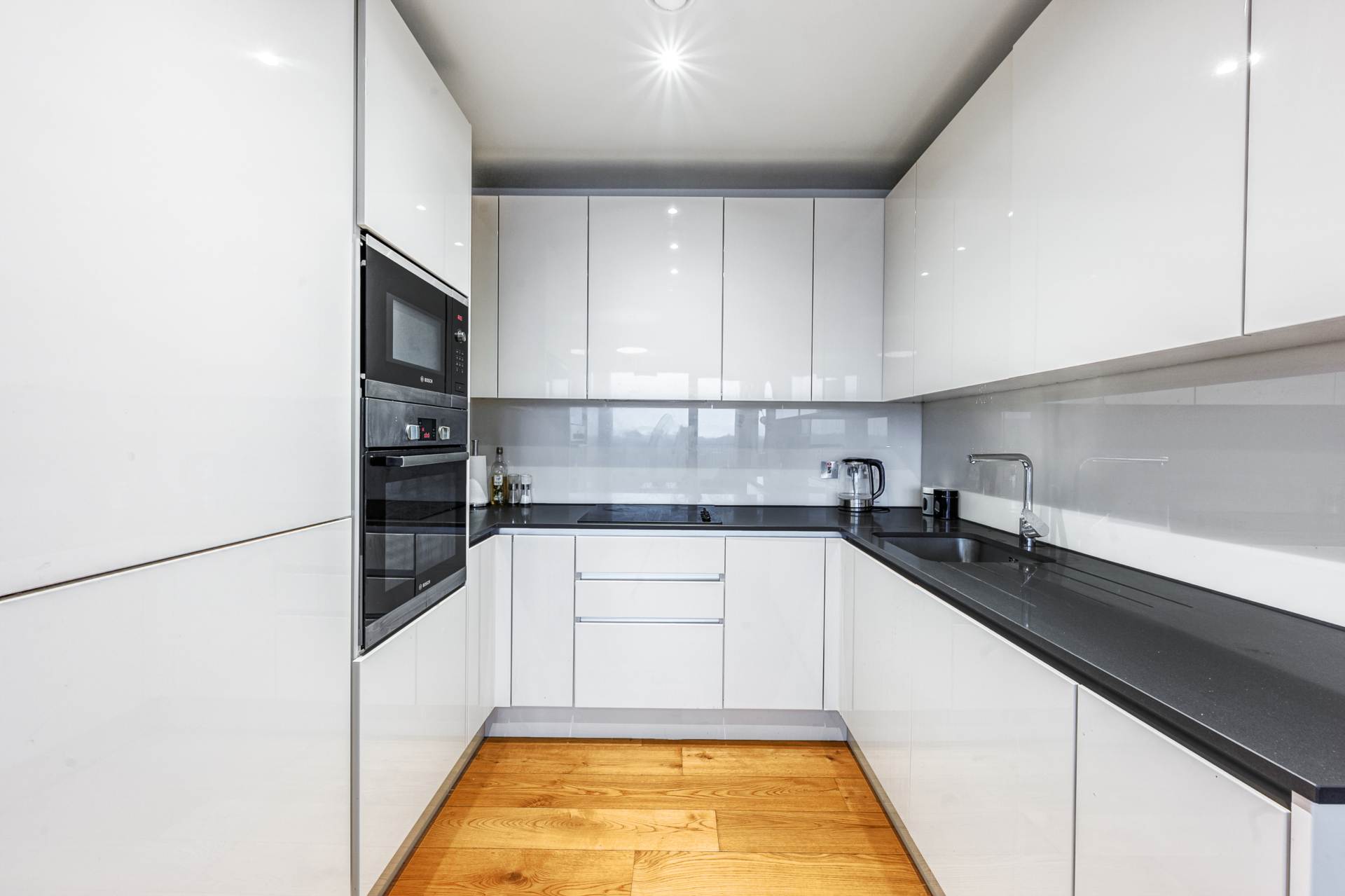 Isambard Court, Brentford, Image 7