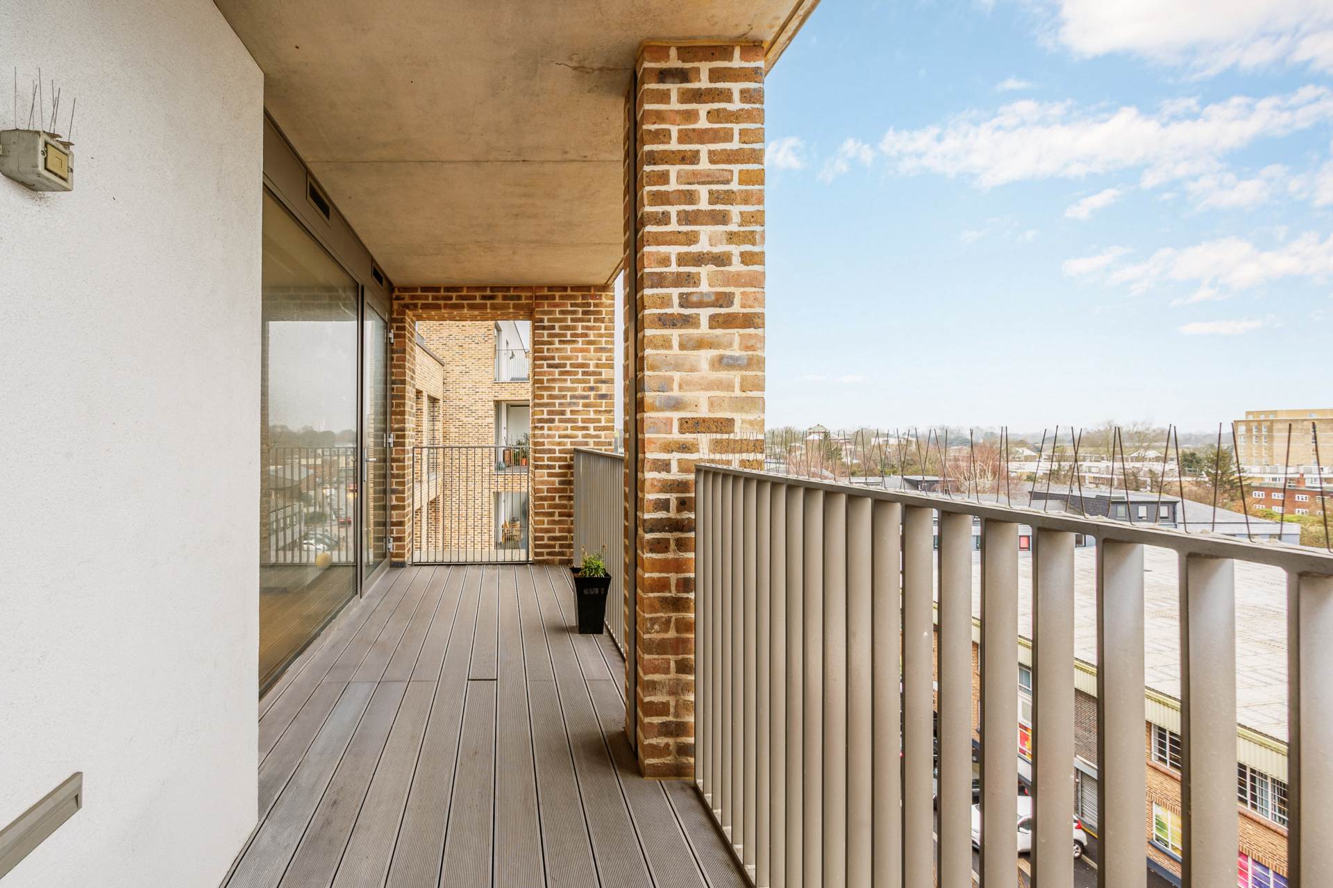 Isambard Court, Brentford, Image 8