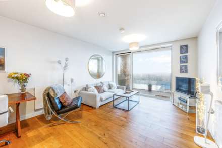 Isambard Court, Brentford, Image 2