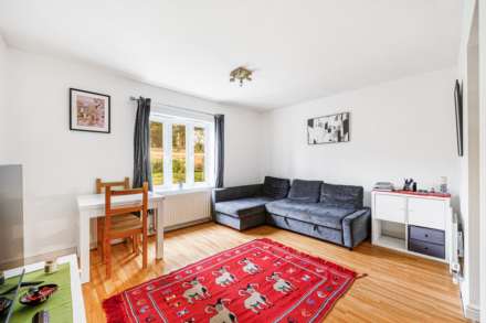 Property For Rent Kingsleigh Close, Brentford