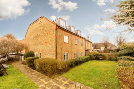 Kingsleigh Close, Brentford, Image 10