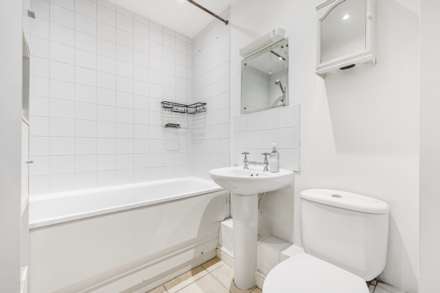 Kingsleigh Close, Brentford, Image 9