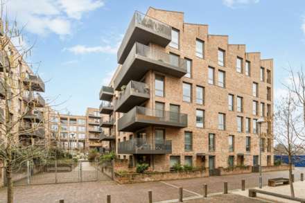 Isambard Court, Paddlers Avenue, Brentford Lock West, Image 1