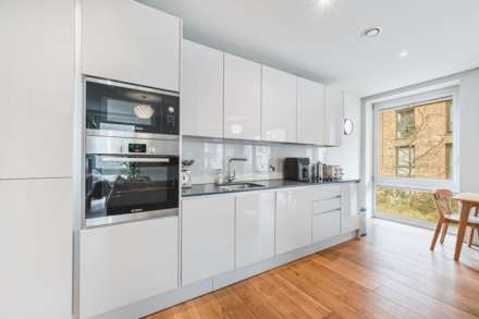 Isambard Court, Paddlers Avenue, Brentford Lock West, Image 3