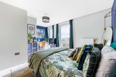 Isambard Court, Brentford Lock West, Image 13