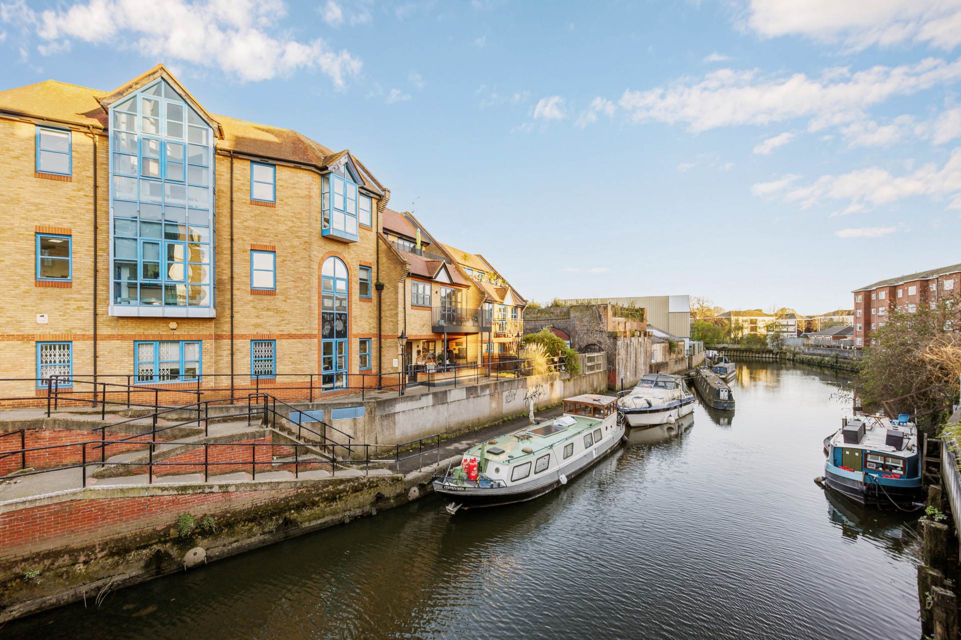 High Street, Brentford, Image 2