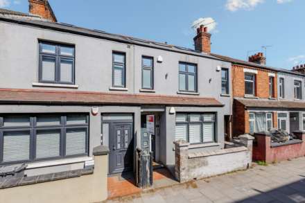 Adelaide Terrace, Great West Road, Brentford, Image 10