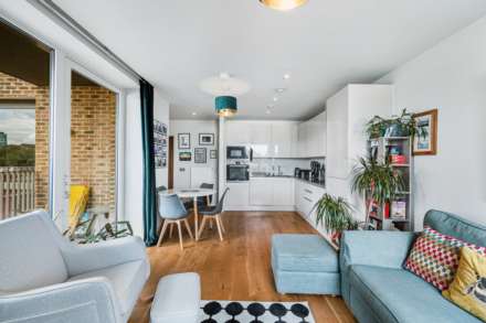 Isambard Court, Paddlers Avenue, Brentford, Image 3