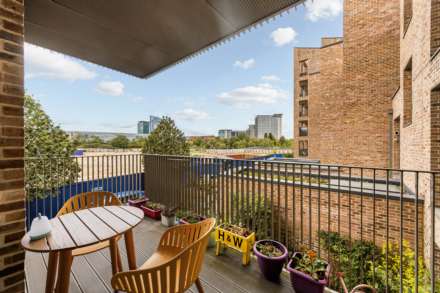 Isambard Court, Paddlers Avenue, Brentford, Image 6