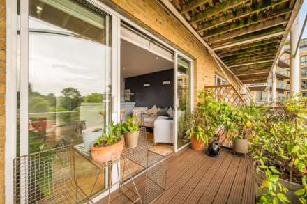 Regatta Point, 38 Kew Bridge Road, TW8, Image 11
