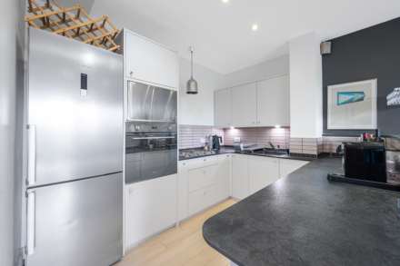 Regatta Point, 38 Kew Bridge Road, TW8, Image 7