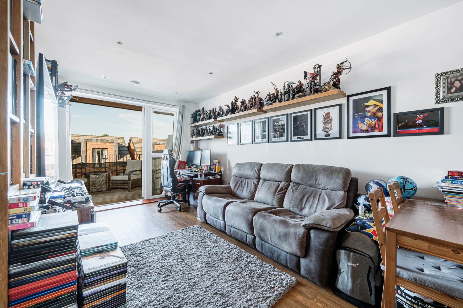Myers Court, Reynard Way, Brentford, Image 3
