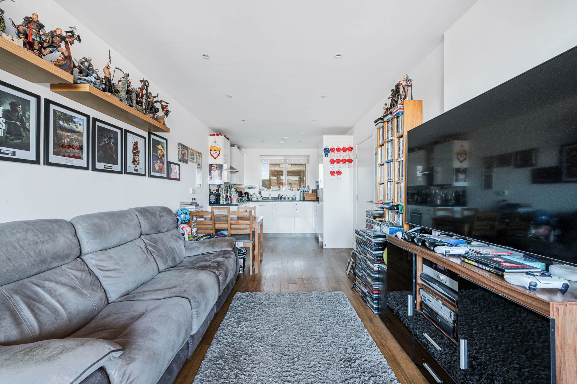 Myers Court, Reynard Way, Brentford, Image 4