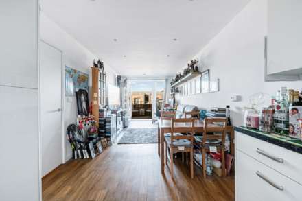 Myers Court, Reynard Way, Brentford, Image 6