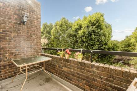 Galba Court, Brentford Dock, Image 3