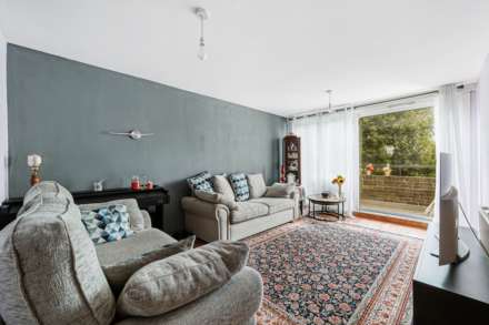 Galba Court, Brentford Dock, Image 4