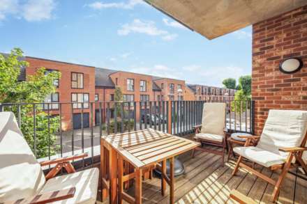 Myers Court, Reynard Way, Brentford, Image 10